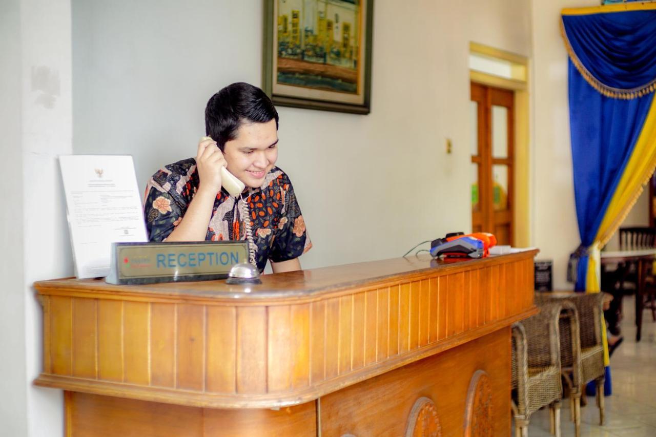 Hotel Tulips Yogyakarta Exterior foto
