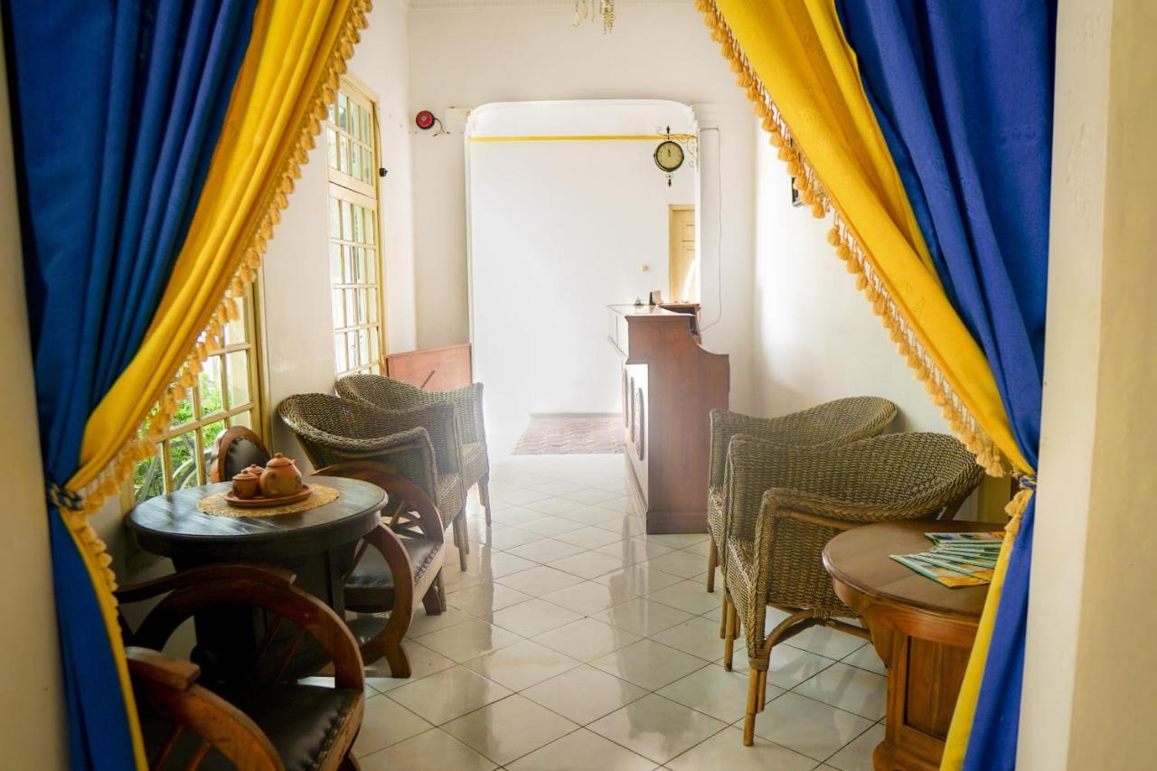 Hotel Tulips Yogyakarta Exterior foto