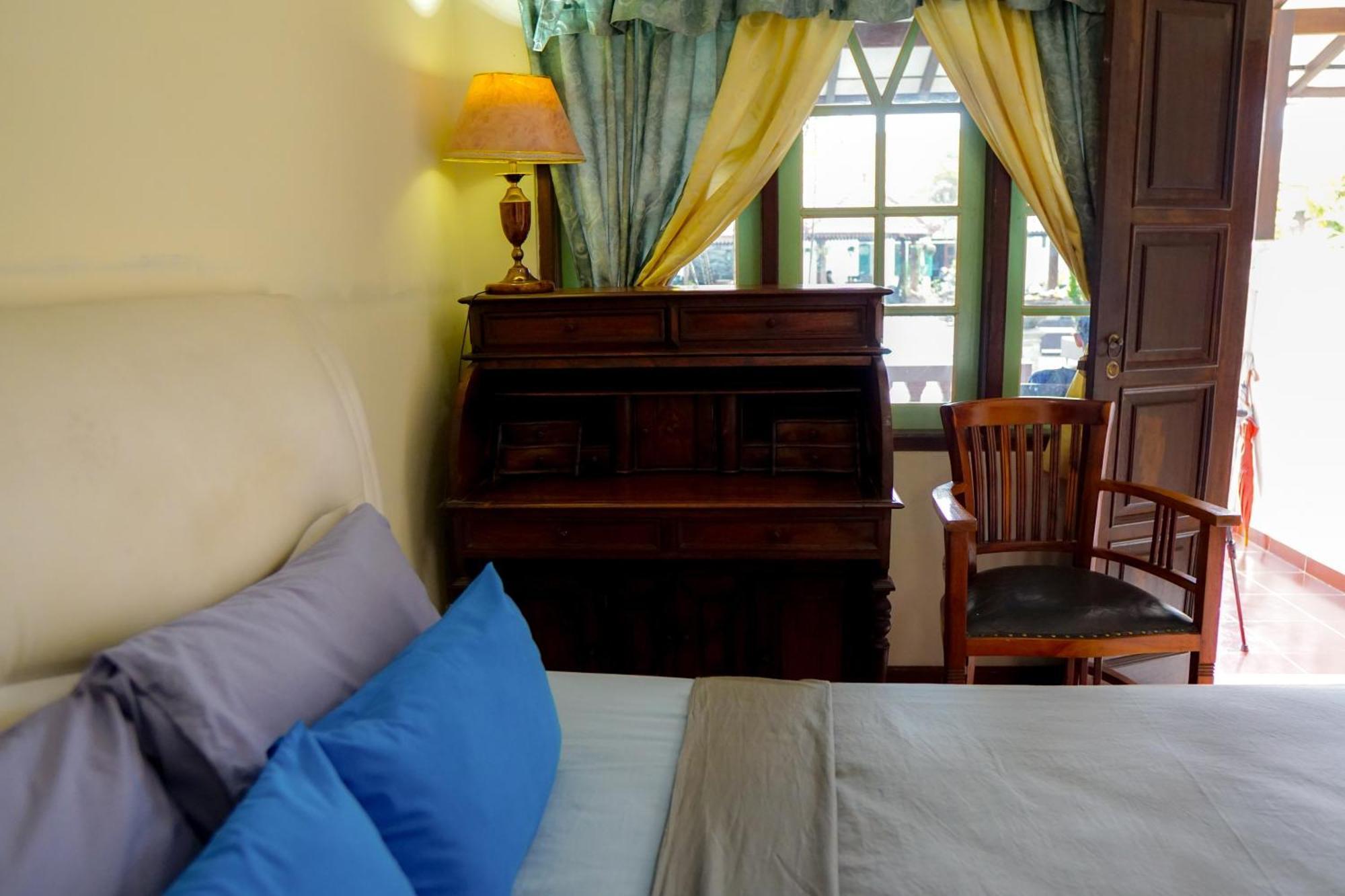 Hotel Tulips Yogyakarta Zimmer foto